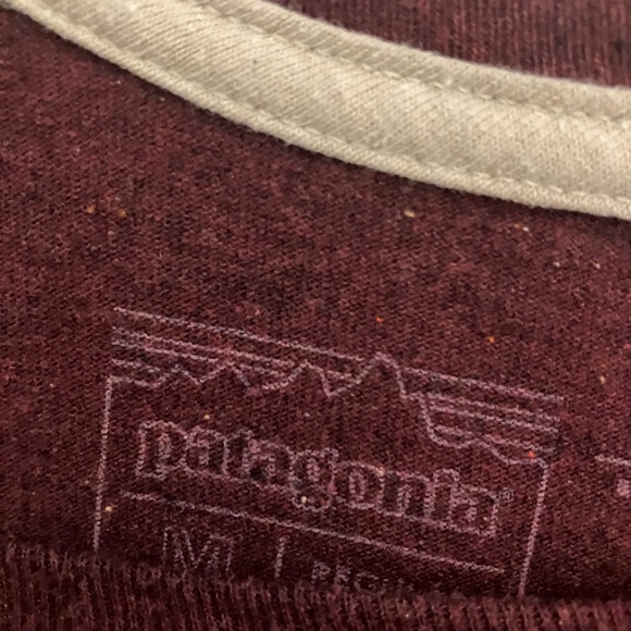 Patagonia Maroon Graphic Long Sleeve T-Shirt (M) - Picture 2 of 3